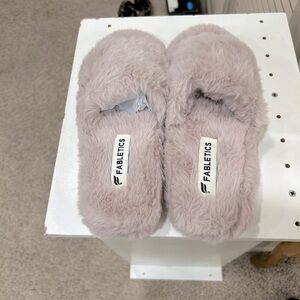 Fabletics Women's Fluffy Slippers - Pale Pink